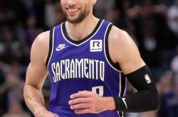 九游官网NBA季后赛今夜走向成谜，亚特兰大主帅复盘，更衣室稳定，心理建设被强调的简单介绍