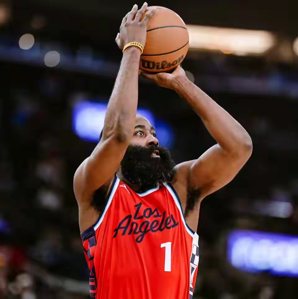 冲刺阶段犹他爵士队长鼓劲——NBA常规赛节点到来；底气十足；心理建设被强调的简单介绍