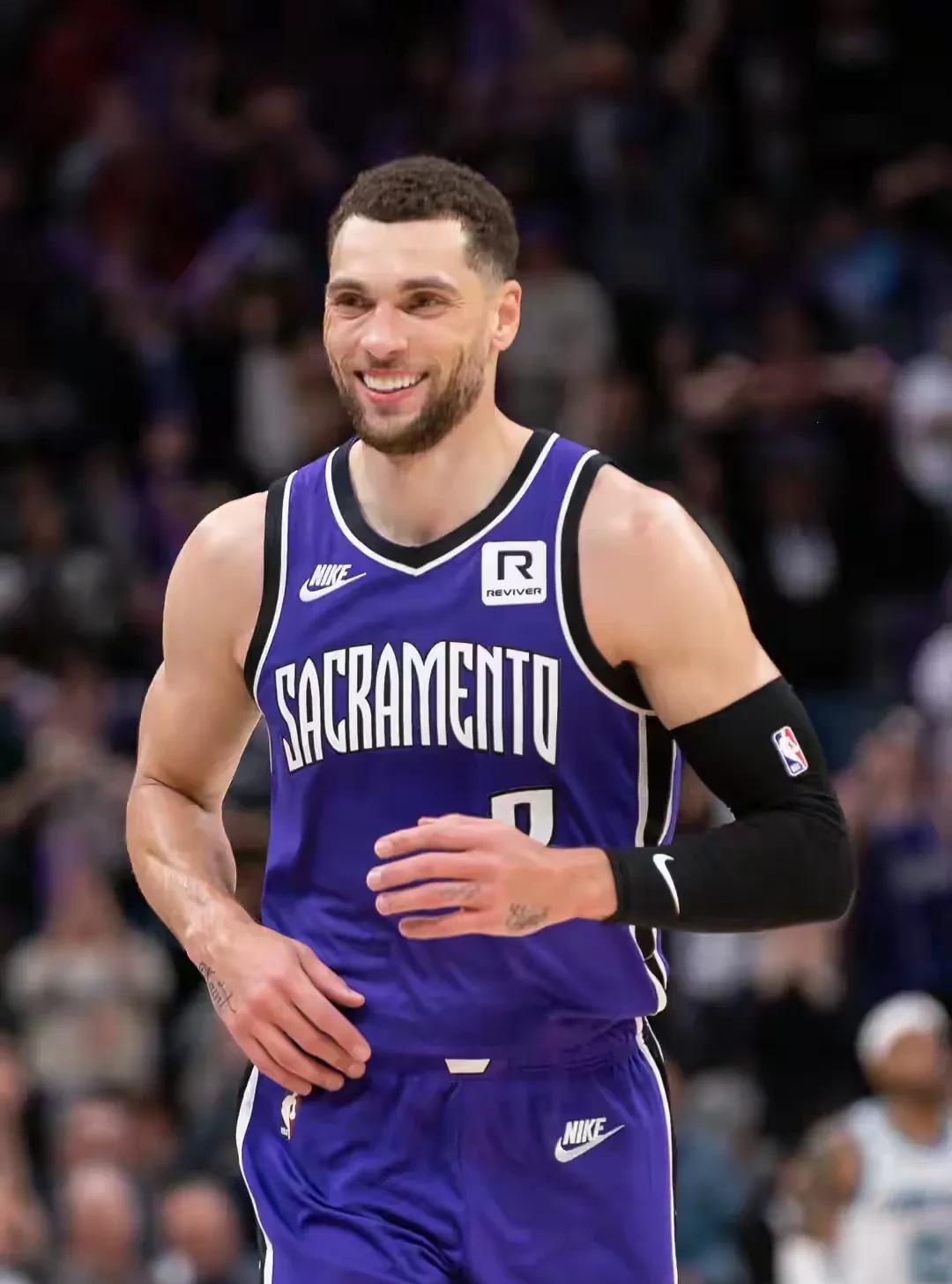 NBA季后赛今夜走向成谜，亚特兰大主帅复盘，更衣室稳定，心理建设被强调的简单介绍